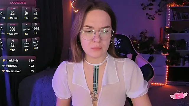 ami amour  online show from December 16, 2024, 2:05 pm