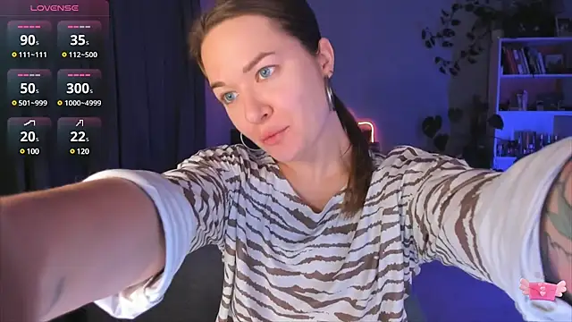 ami amour  online show from February 24, 2025, 8:03 pm