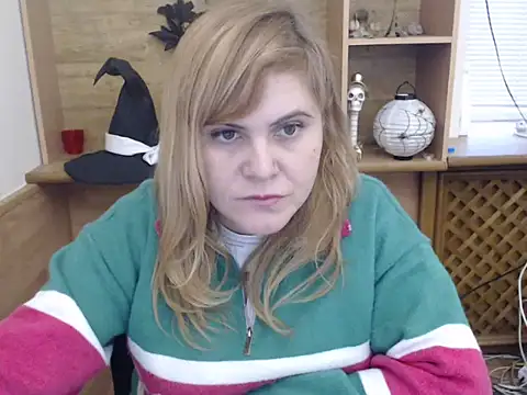 Snapshot of DaniellaKiss chatting on December 20, 2025, 12:01 pm DaniellaKiss online show from December 20, 2025, 12:01 pm