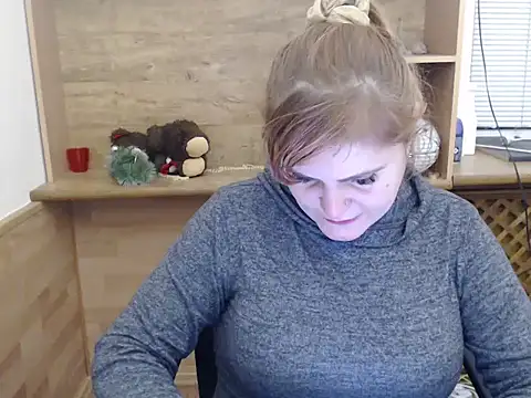 Snapshot of DaniellaKiss chatting on January 12, 2026, 4:45 pm DaniellaKiss online show from January 12, 2026, 4:45 pm