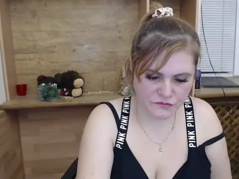 Snapshot of DaniellaKiss chatting on February 8, 2026, 10:24 pm DaniellaKiss online show from February 8, 2026, 10:24 pm