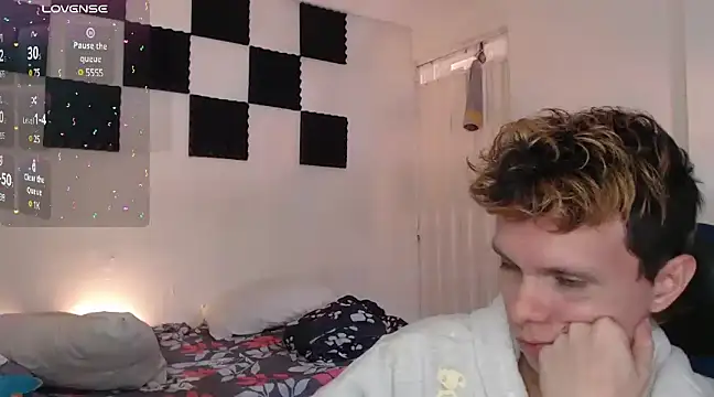 bryamado69 online show from February 11, 2025, 6:33 pm