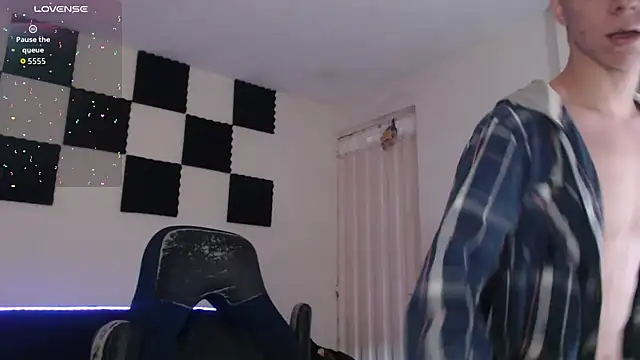 bryamado69 online show from November 13, 2025, 11:53 am