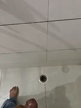 Snapshot of Gururonny07 chatting on October 16, 2025, 12:44 am Gururonny07 online show from October 16, 2025, 12:44 am