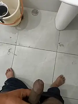 Snapshot of Gururonny07 chatting on November 2, 2025, 12:35 am Gururonny07 online show from November 2, 2025, 12:35 am