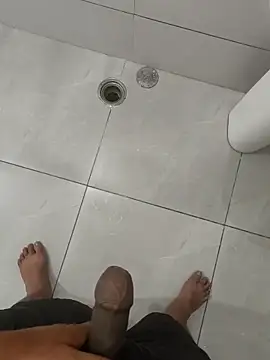 Snapshot of Gururonny07 chatting on November 4, 2025, 12:32 am Gururonny07 online show from November 4, 2025, 12:32 am