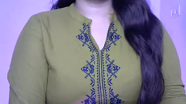 Cute-Ayesha online show from October 4, 2025, 8:34 am