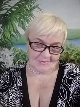 VioletSweet566 online show from December 5, 2024, 6:00 pm