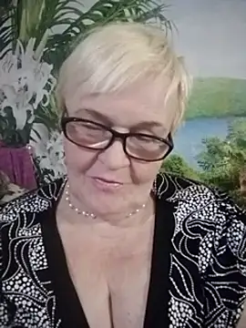 VioletSweet566 online show from December 5, 2024, 9:06 pm