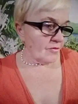 VioletSweet566 online show from December 7, 2024, 9:55 pm