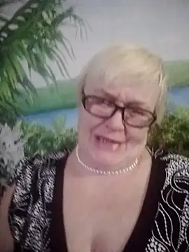 VioletSweet566 online show from January 15, 2025, 4:00 pm