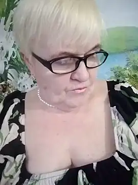 VioletSweet566 online show from February 22, 2025, 1:24 pm