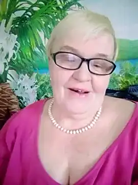 VioletSweet566 online show from March 10, 2025, 1:21 pm