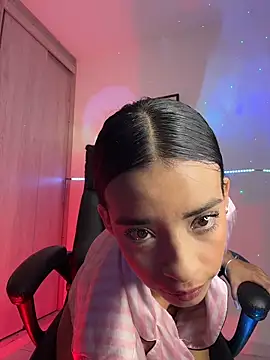 Laura fernandezII online show from March 19, 2026, 2:48 am