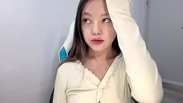 Risalynn online show from December 7, 2024, 3:36 am