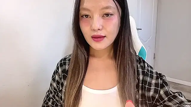 Risalynn online show from December 17, 2024, 3:50 am