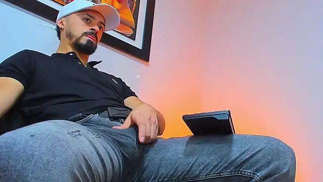 MAXIMUS MASTE3 online show from October 17, 2025, 8:44 pm