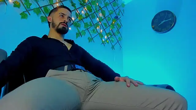 MAXIMUS MASTE3 online show from December 17, 2025, 1:39 pm