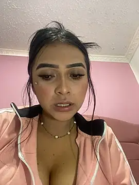 Snapshot of Miaa_coopeer chatting on March 6, 2025, 4:49 pm Miaa coopeer online show from March 6, 2025, 4:49 pm