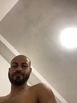 islandvybee55 online show from December 17, 2024, 8:23 am