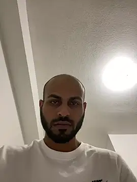 islandvybee55 online show from December 28, 2024, 2:33 am