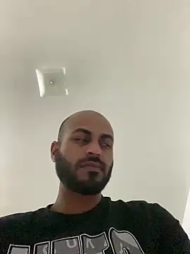 islandvybee55 online show from December 29, 2024, 1:34 am