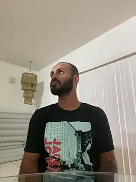 islandvybee55 online show from January 9, 2025, 11:02 pm