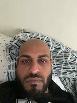 islandvybee55 online show from February 16, 2025, 7:49 pm