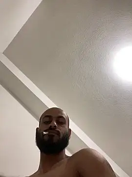 islandvybee55 online show from March 9, 2025, 4:05 am