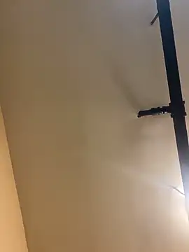 islandvybee55 online show from February 18, 2026, 12:01 pm