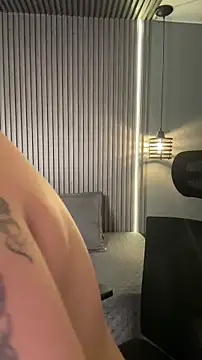 Snapshot of MiaPetit_ chatting on January 12, 2026, 6:24 pm MiaPetit online show from January 12, 2026, 6:24 pm