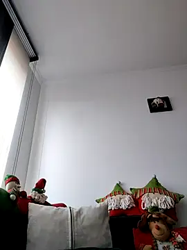 Latiinvenushot online show from December 21, 2025, 1:18 pm