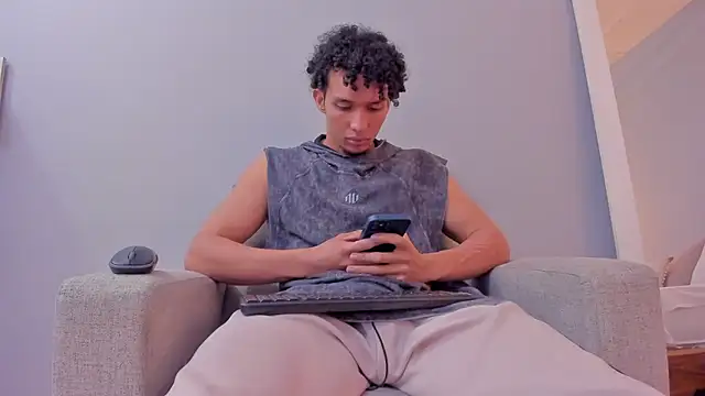 Dominick star online show from October 29, 2025, 3:31 am