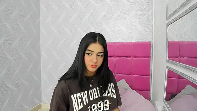 natalia aguirre1 online show from February 2, 2025, 12:46 pm