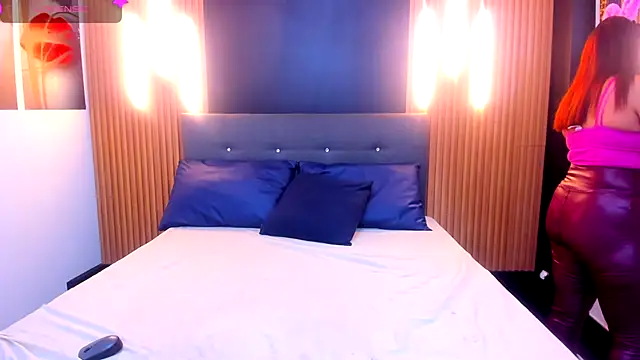 VickyJohnson1 online show from October 22, 2025, 8:41 pm