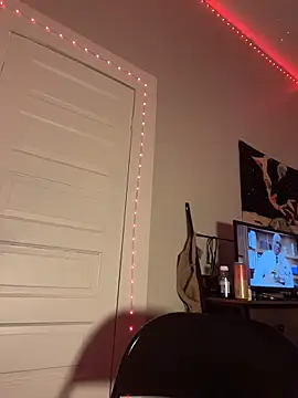 loveluna8 online show from December 23, 2025, 10:24 am