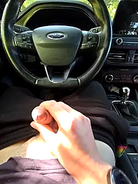 Titanhoott online show from September 18, 2025, 11:23 am