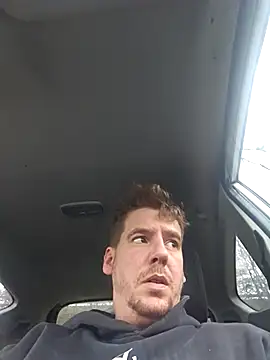 Titanhoott online show from November 25, 2025, 9:09 am