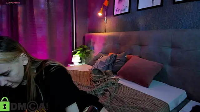 Lesi Moonie01 online show from October 17, 2025, 9:34 am