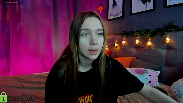 Snapshot of Lesi_Moonie01 chatting on January 6, 2026, 8:40 am Lesi Moonie01 online show from January 6, 2026, 8:40 am