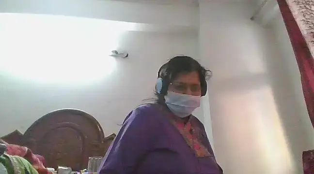 Snapshot of cutiecatty21 chatting on February 14, 2025, 11:31 am cutiecatty21 online show from February 14, 2025, 11:31 am