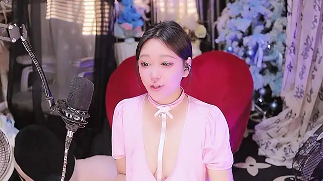 Missy Nana21 online show from November 17, 2025, 4:13 pm