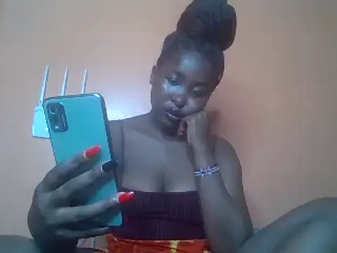 Snapshot of Moonfades chatting on January 31, 2025, 12:29 pm Moonfades online show from January 31, 2025, 12:29 pm