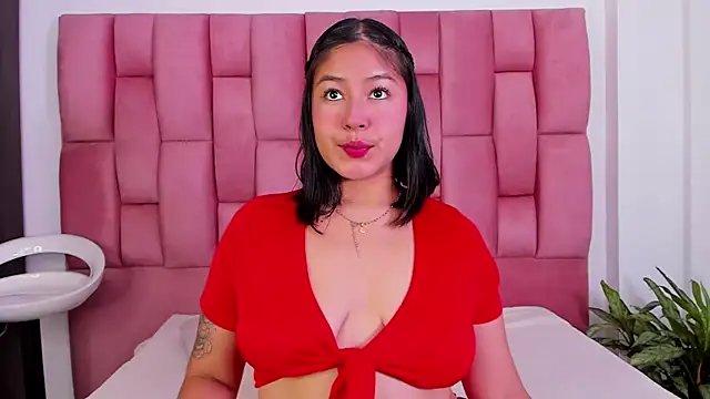 Snapshot of EmmaRossem chatting on January 12, 2025, 7:42 pm EmmaRossem online show from January 12, 2025, 7:42 pm