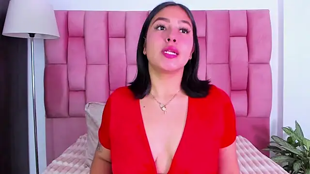 Snapshot of EmmaRossem chatting on February 8, 2025, 7:38 pm EmmaRossem online show from February 8, 2025, 7:38 pm