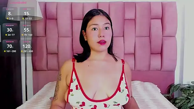 Snapshot of EmmaRossem chatting on March 22, 2025, 7:31 pm EmmaRossem online show from March 22, 2025, 7:31 pm