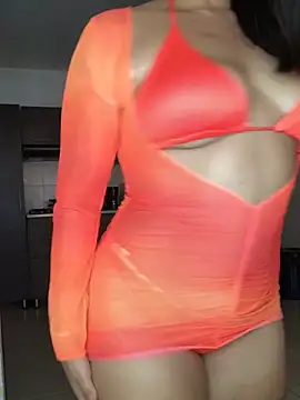 Snapshot of EmmaRossem chatting on October 21, 2025, 7:14 pm EmmaRossem online show from October 21, 2025, 7:14 pm