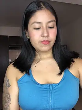 Snapshot of EmmaRossem chatting on December 2, 2025, 7:53 pm EmmaRossem online show from December 2, 2025, 7:53 pm