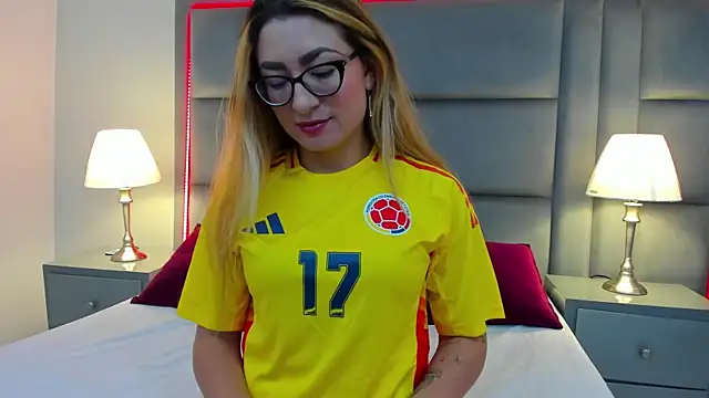 AmbarSantany online show from March 26, 2026, 9:42 pm