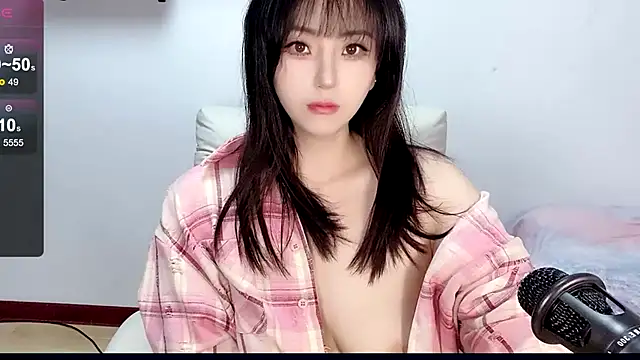 YangYangmian-521 online show from February 26, 2025, 6:26 am